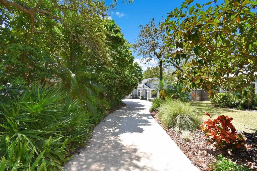 123 Whispering Oaks Circle St Augustine FL 32080