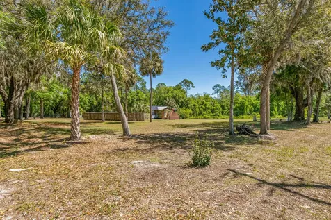 958 & 954 W Grand Rondo Crescent City FL 32112