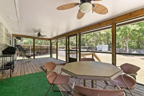 958 & 954 W Grand Rondo Crescent City FL 32112