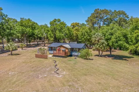 958 & 954 W Grand Rondo Crescent City FL 32112