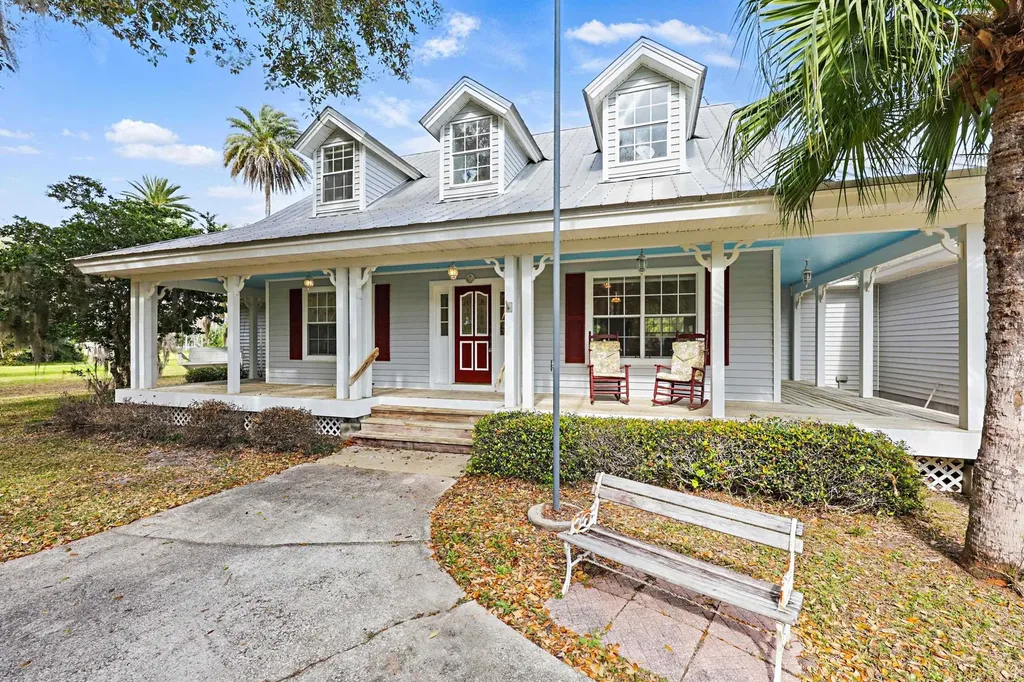 134 Commercial Avenue East Palatka FL 32131