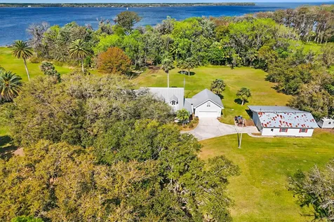 134 Commercial Avenue East Palatka FL 32131