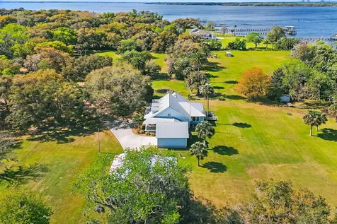 134 Commercial Avenue East Palatka FL 32131