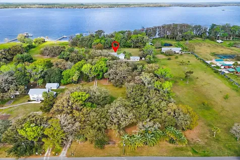 134 Commercial Avenue East Palatka FL 32131