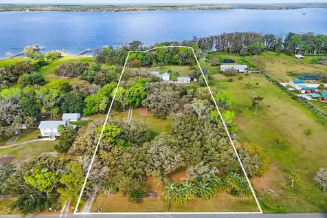 134 Commercial Avenue East Palatka FL 32131