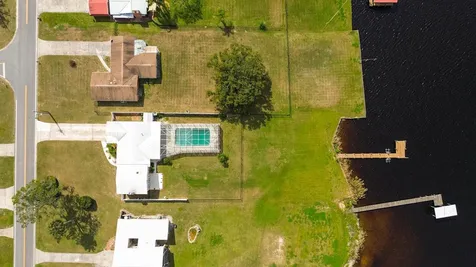 229 River Drive East Palatka FL 32131