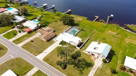 229 River Drive East Palatka FL 32131