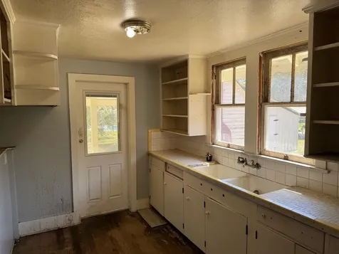 171 Central Avenue San Mateo FL 32187