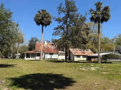 171 Central Avenue San Mateo FL 32187