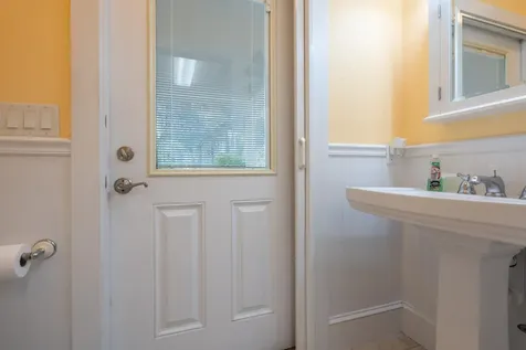 113 S Oakland Avenue San Mateo FL 32187