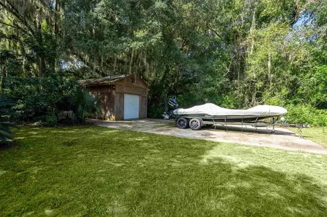113 S Oakland Avenue San Mateo FL 32187