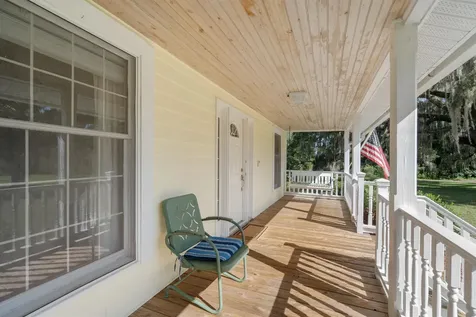 113 S Oakland Avenue San Mateo FL 32187