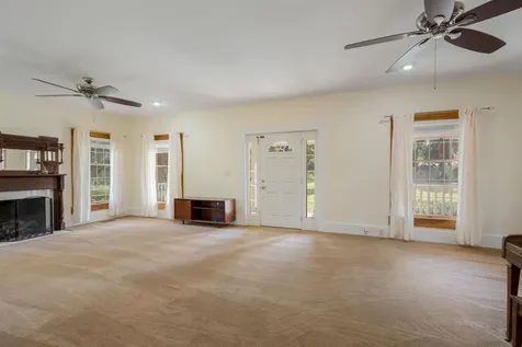 113 S Oakland Avenue San Mateo FL 32187
