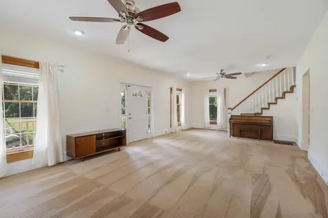113 S Oakland Avenue San Mateo FL 32187