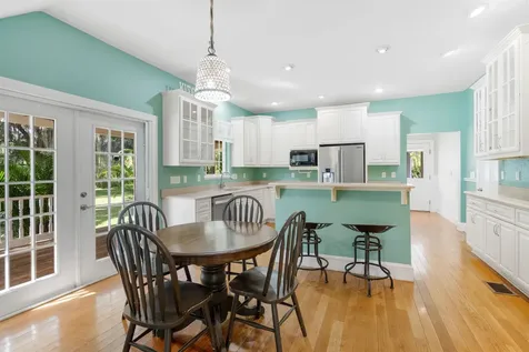 113 S Oakland Avenue San Mateo FL 32187