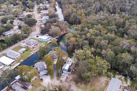 6194 Bear Trail Weeki Wachee FL 34607