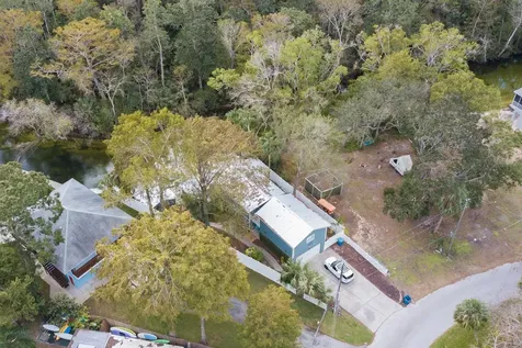 6194 Bear Trail Weeki Wachee FL 34607