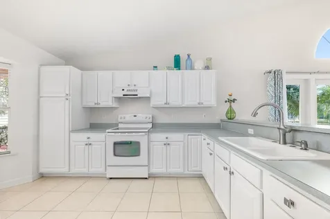 613 Nautical Way St Augustine FL 32080-9164