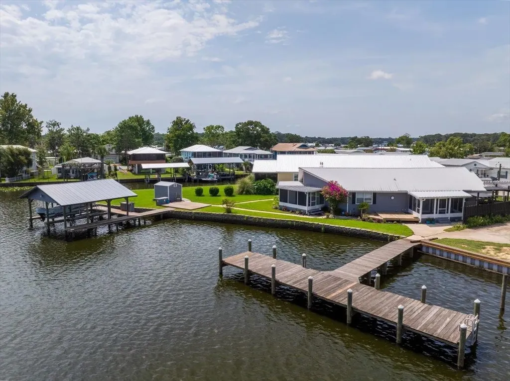 164 Moonlite Drive Welaka FL 32193