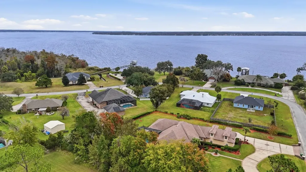 241 Crystal Cove Drive Palatka FL 32177