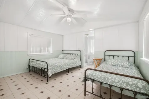 5994-1&2 Splendora Lane Jacksonville FL 32219