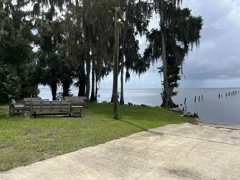 120 N July Georgetown FL 32139