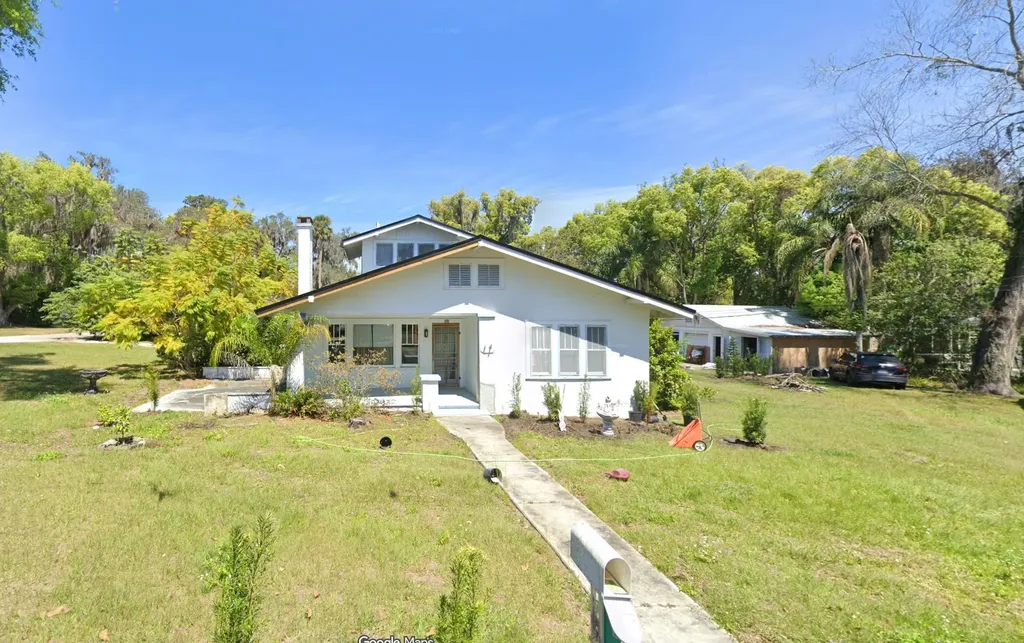 128 Magnolia Crescent City FL 32112