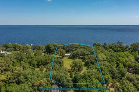 105 Union Avenue Crescent City FL 32112