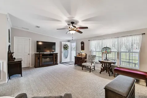 135 Lake Como Drive Pomona Park FL 32181