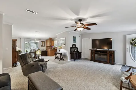 135 Lake Como Drive Pomona Park FL 32181