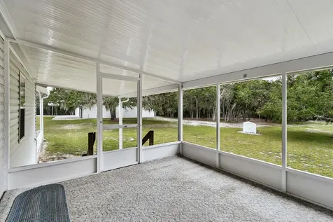 135 Lake Como Drive Pomona Park FL 32181