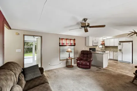 135 Lake Como Drive Pomona Park FL 32181