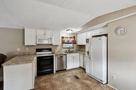 135 Lake Como Drive Pomona Park FL 32181