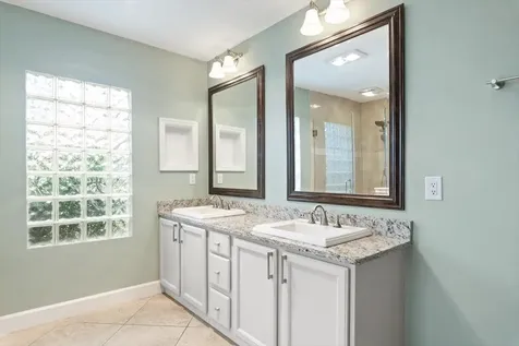 2066 E Forest Gate Drive Jacksonville FL 32246