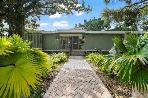 201 Arpieka Avenue + (In-Law Suite) St Augustine FL 32080