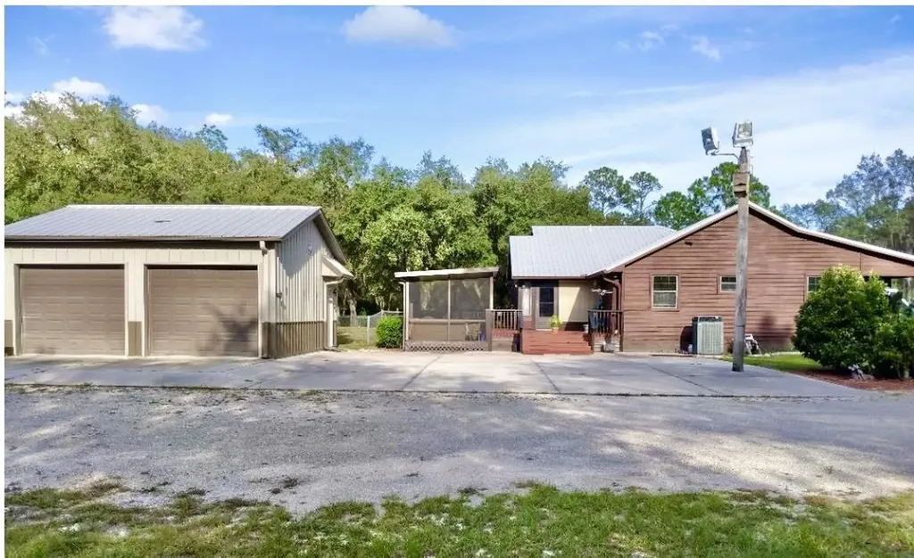 124 Neal Road Hawthorne FL 32640