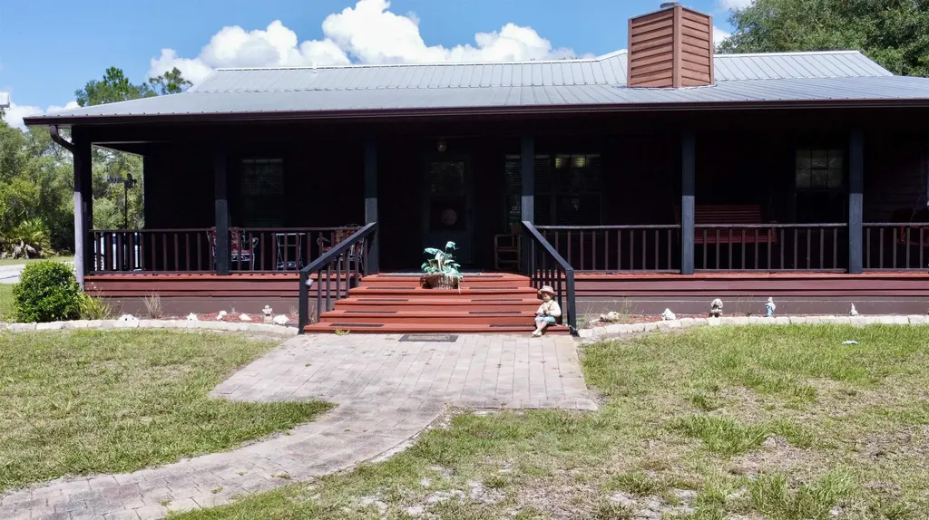 124 Neal Road Hawthorne FL 32640