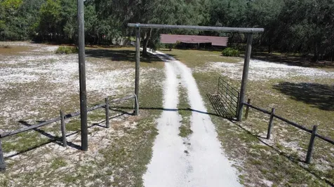 124 Neal Road Hawthorne FL 32640