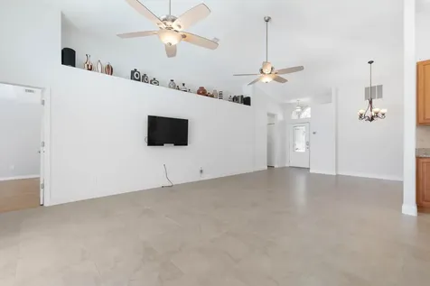 6 Crossleaf Court E Palm Coast FL 32137