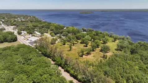 2570 S Highway 17 Crescent City FL 32112