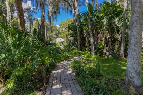 141 Wooten Road Crescent City FL 32112