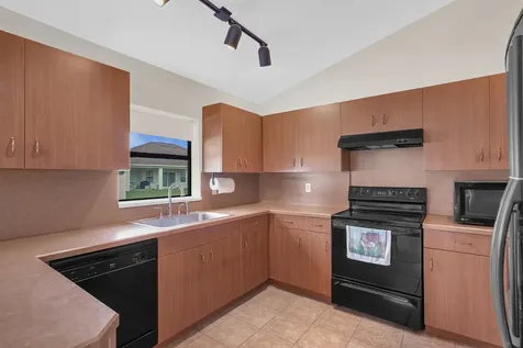 11 Lytton Lane Palm Coast FL 32137