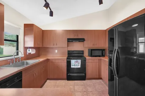 11 Lytton Lane Palm Coast FL 32137