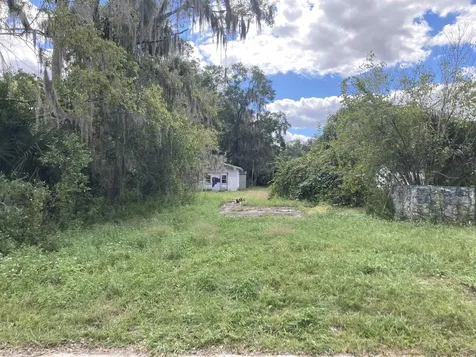 111 W Oak Street Palatka FL 32177