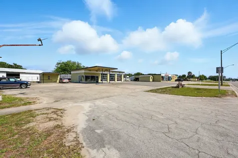 110 N State Road 19 Palatka FL 32177