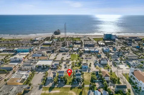 24 S Grandview Avenue Daytona Beach FL 32118