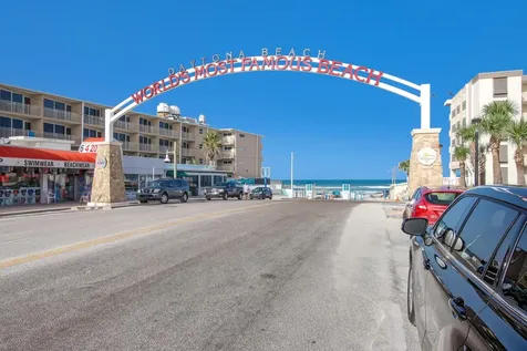 24 S Grandview Avenue Daytona Beach FL 32118