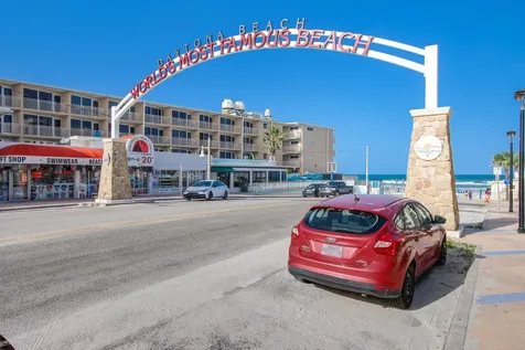 24 S Grandview Avenue Daytona Beach FL 32118
