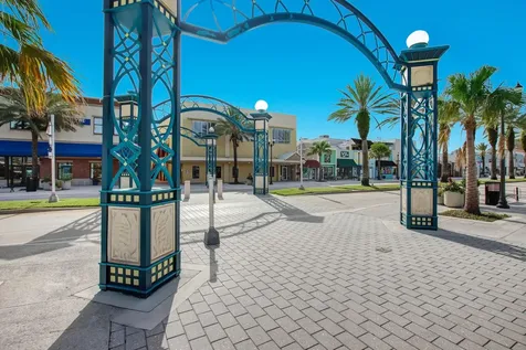 24 S Grandview Avenue Daytona Beach FL 32118