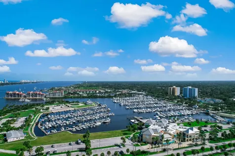 24 S Grandview Avenue Daytona Beach FL 32118